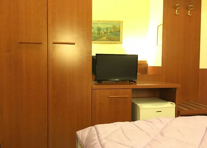 Otel Terminal House