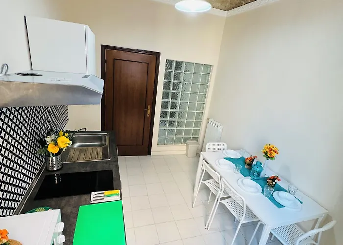 Otel Terminal House